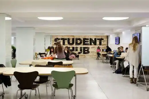 Université IE - Campus de Madrid - Student Hub